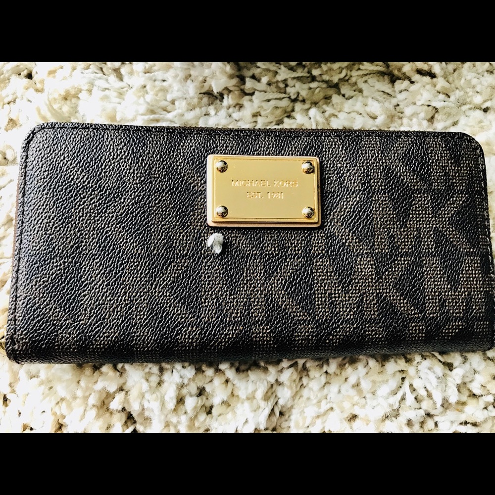 Michael Kor wallet